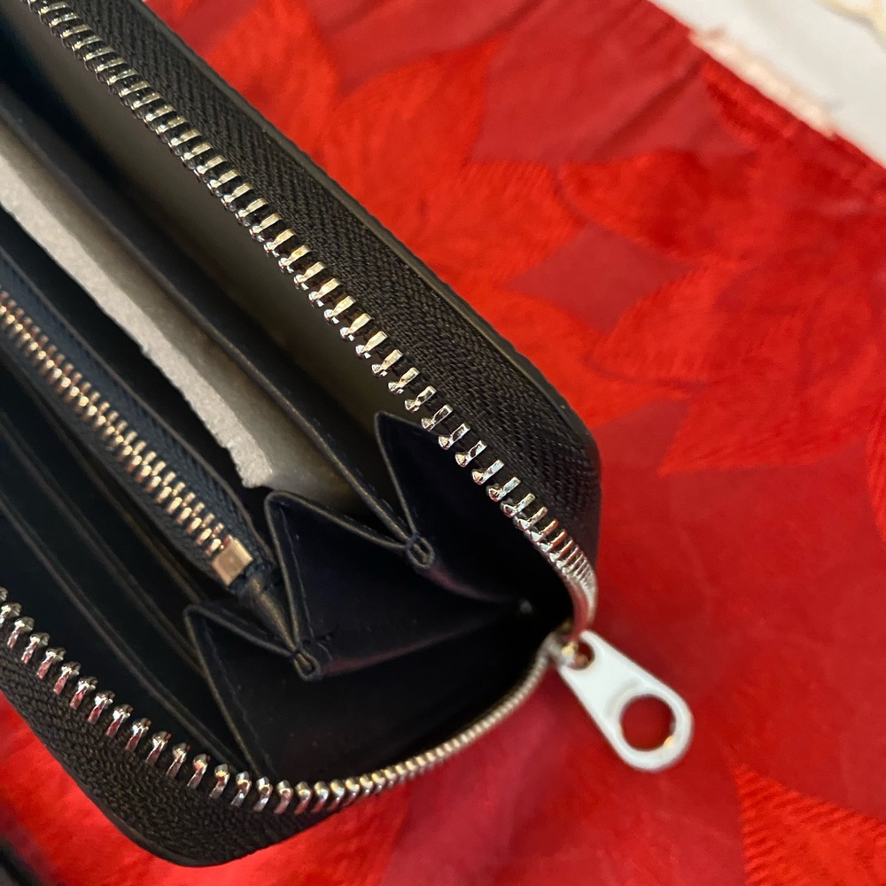 Coach Zip Around Wallet With Snoopy And Friends - Picture 5 of 5